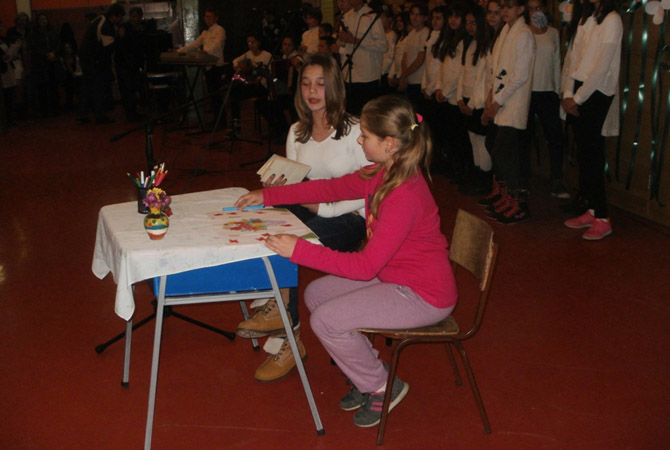 Iskolanap a Jovan Jovanović Zmaj ÁltaánosIskolában 2015. november 22. képek